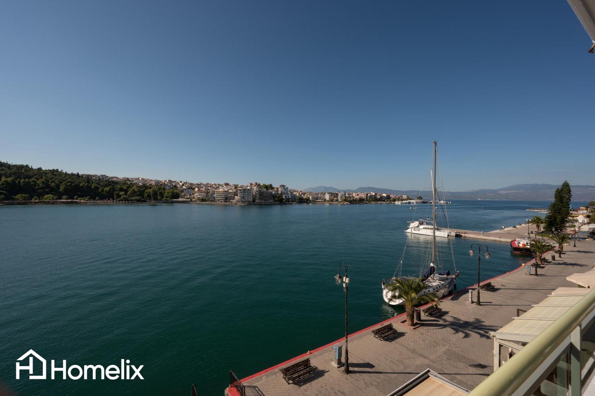 Amaya - Sea View Suites Халкида Экстерьер фото
