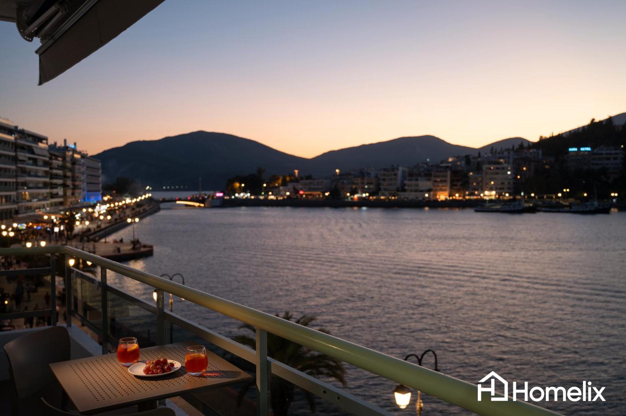 Amaya - Sea View Suites Халкида Экстерьер фото